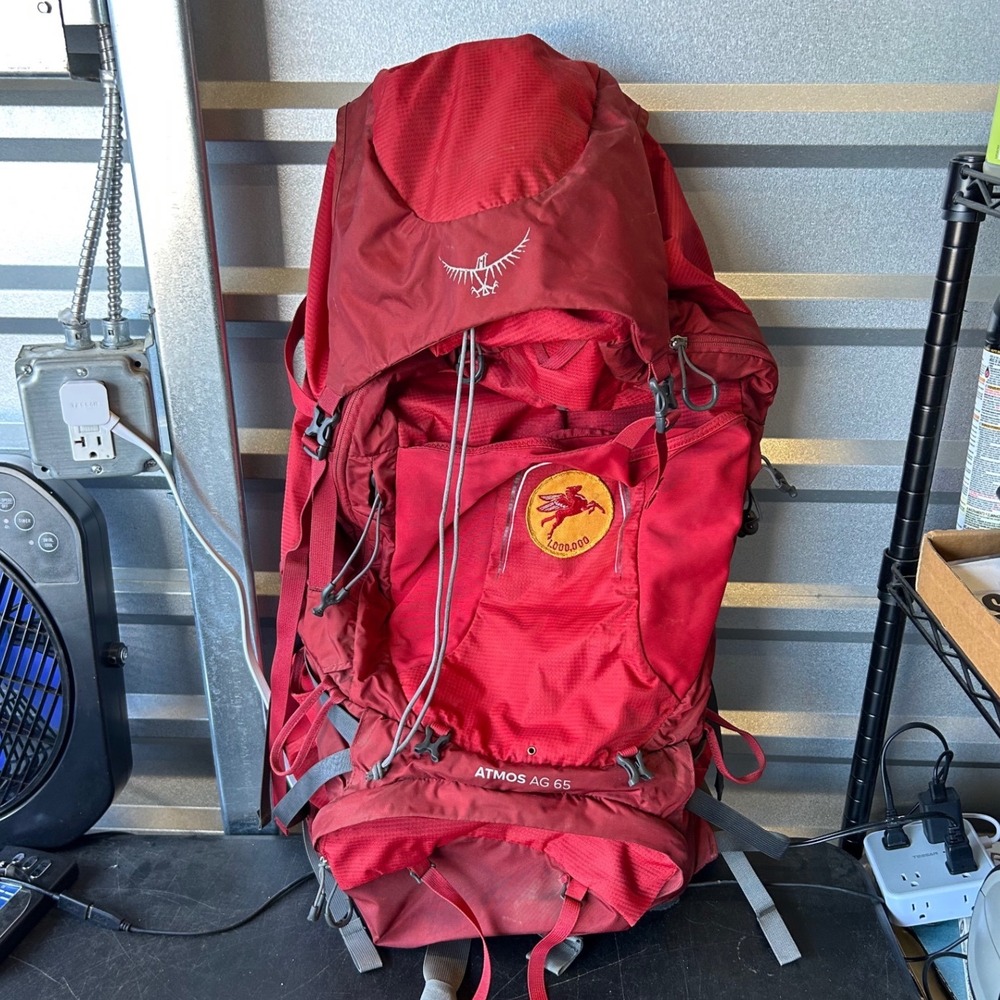 Osprey Atmos AG 65 Backpack Mens Red Hiking Camping Gorpcore Trekking